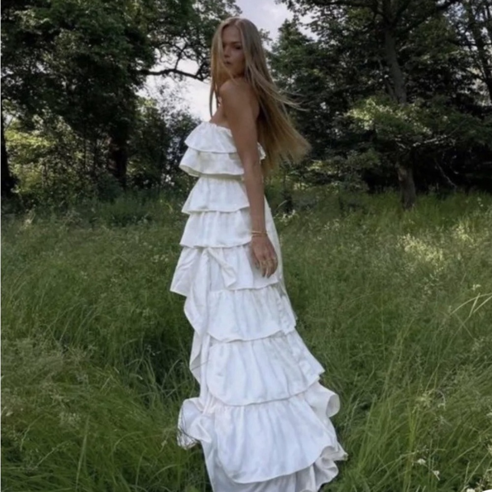 WEWOREWHAT Tiered Tuffle High Low Dress in Whisper White - NEVER WORN